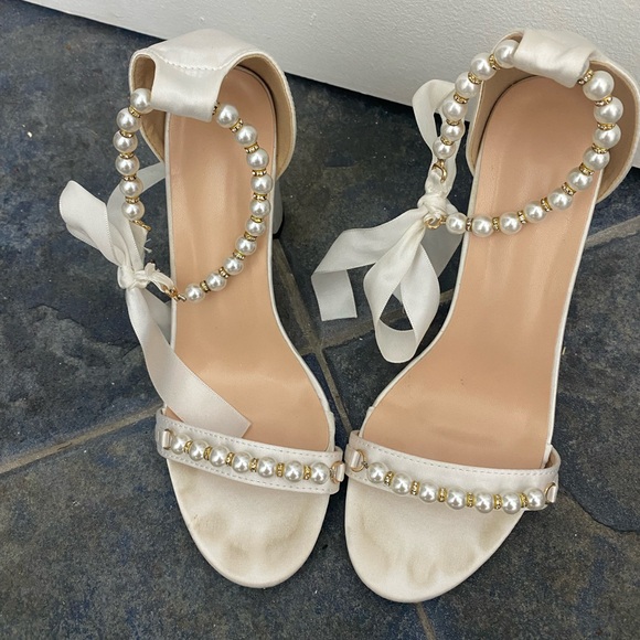 COPY - SHEIN Bow & Faux Pearl Decor Satin Chunky Heeled Ankle Strap Sandals - Picture 5 of 8
